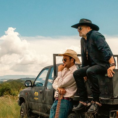 ALL IN BLACK MOUNTAIN